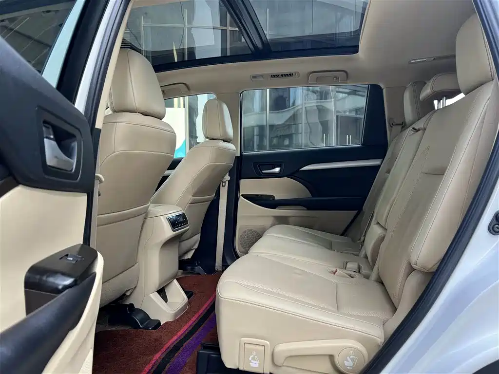 Toyota Highlander 2021 2.0T FWD Luxury 7-Seater фото 5
