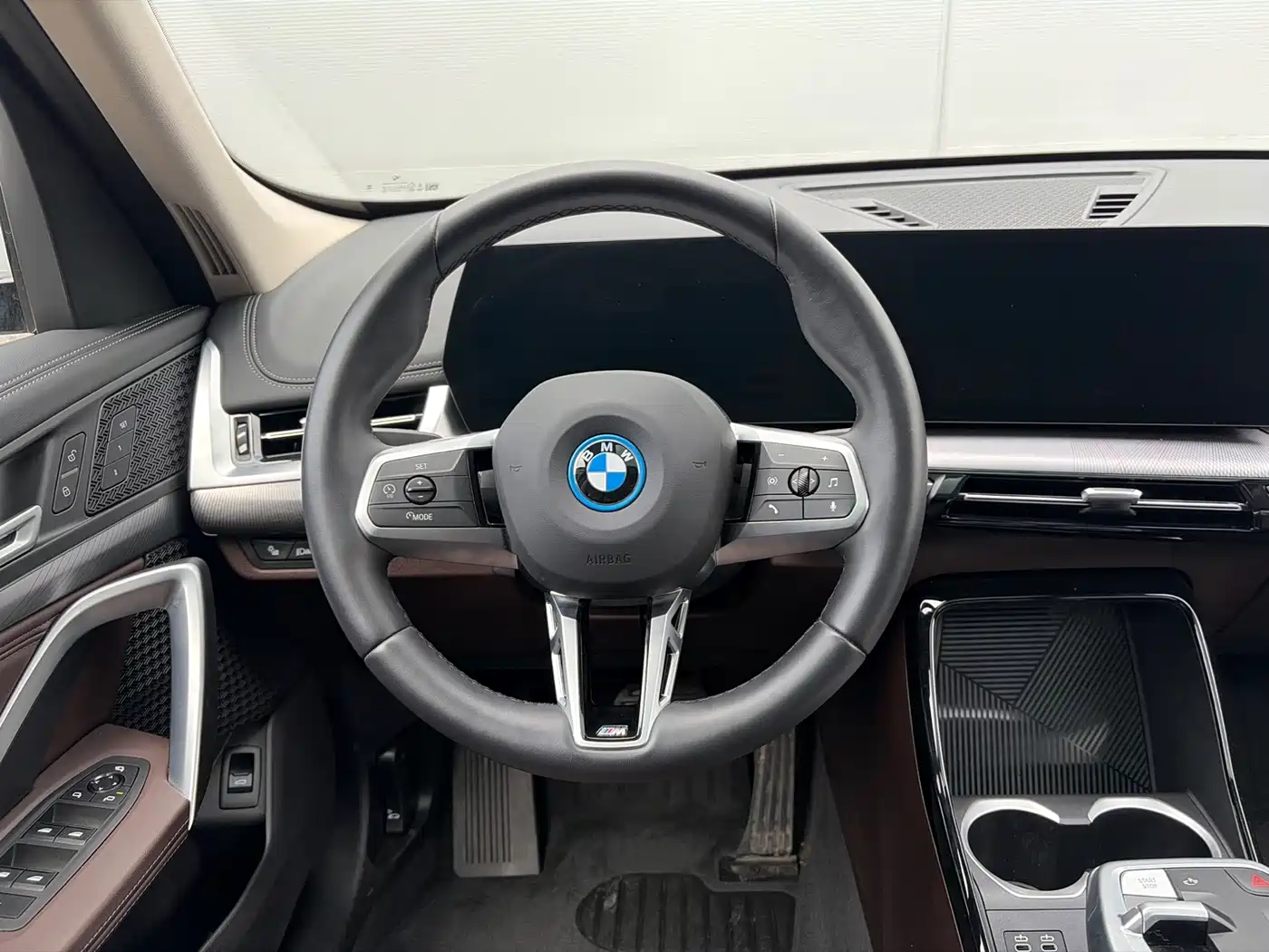BMW iX1 2025 2025 eDrive25L M Sport Package
