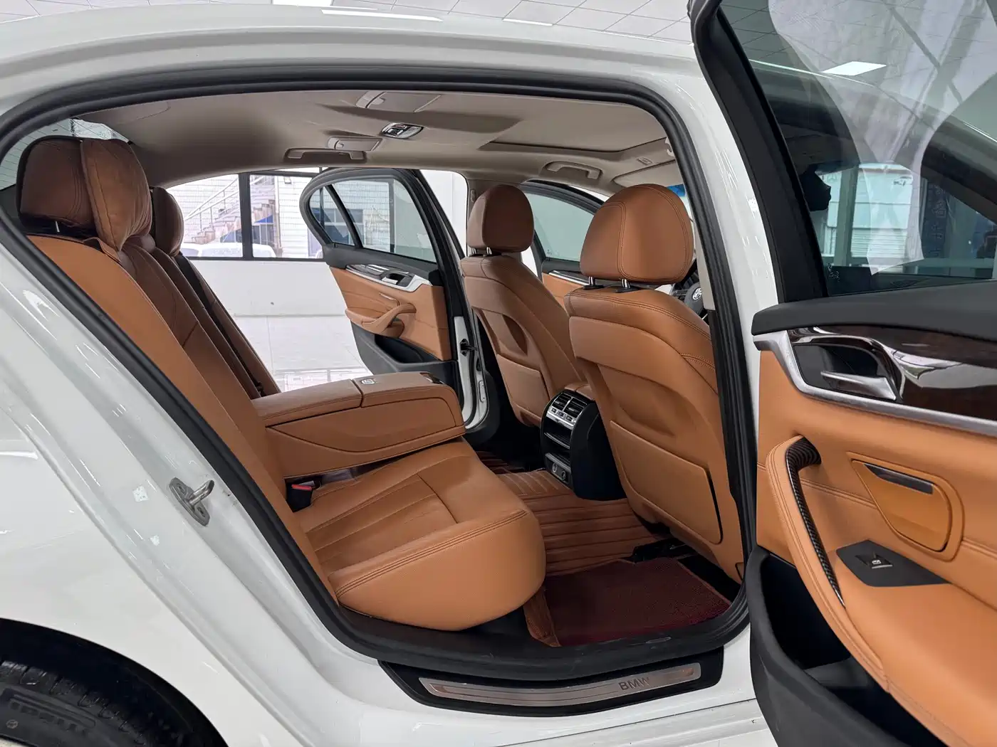 BMW 5 Series 2018 528Li Launch Special Edition фото 10