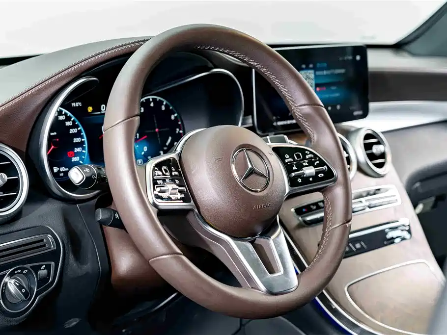 Mercedes-Benz GLC 2022 Facelift GLC 300 L 4MATIC Dynamic Collector's Edition фото 10