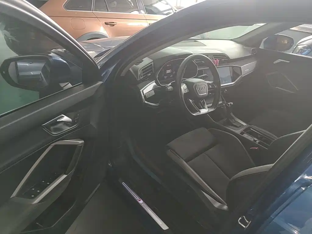 Фото 16 - Audi Q3