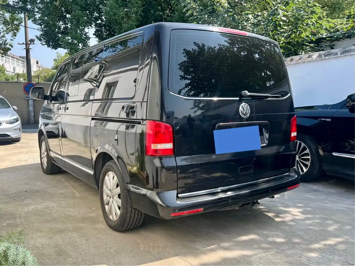 Volkswagen Multivan 2014 2012 2.0TSI 2WD Luxury Edition