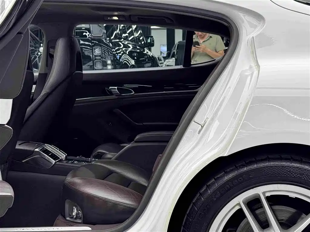 Фото 9 - Porsche Panamera