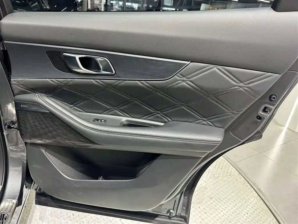 Changan UNI-K 2025 2024 2.0T FWD Global Edition
