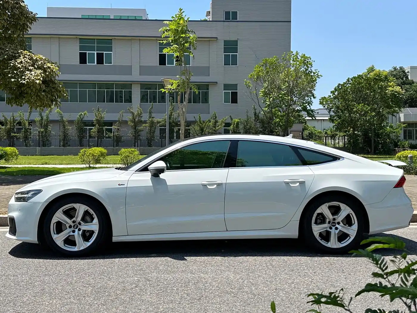 Фото 16 - Audi A7