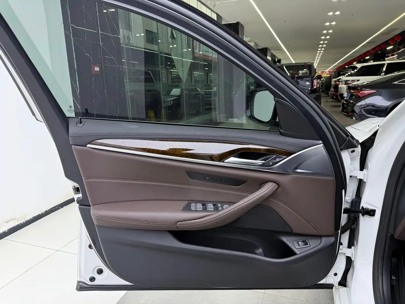 BMW 5 Series 2019 525Li Luxury Package фото 8