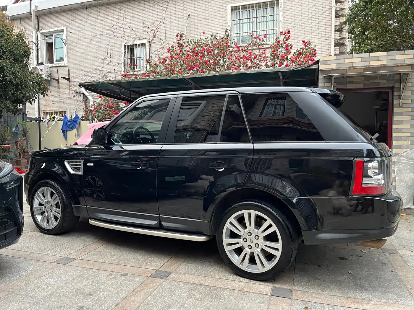 Land Rover Range Rover Sport 2011 5.0 SC V8 HSE фото 2