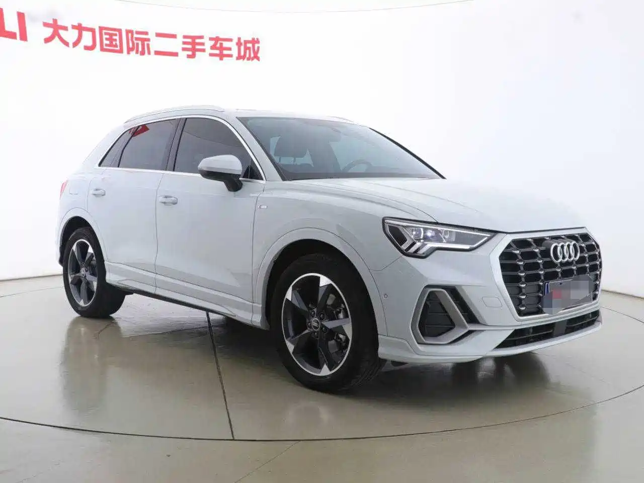 Audi Q3 2023 35 TFSI Fashion Dynamic Model (1.5T) фото 3
