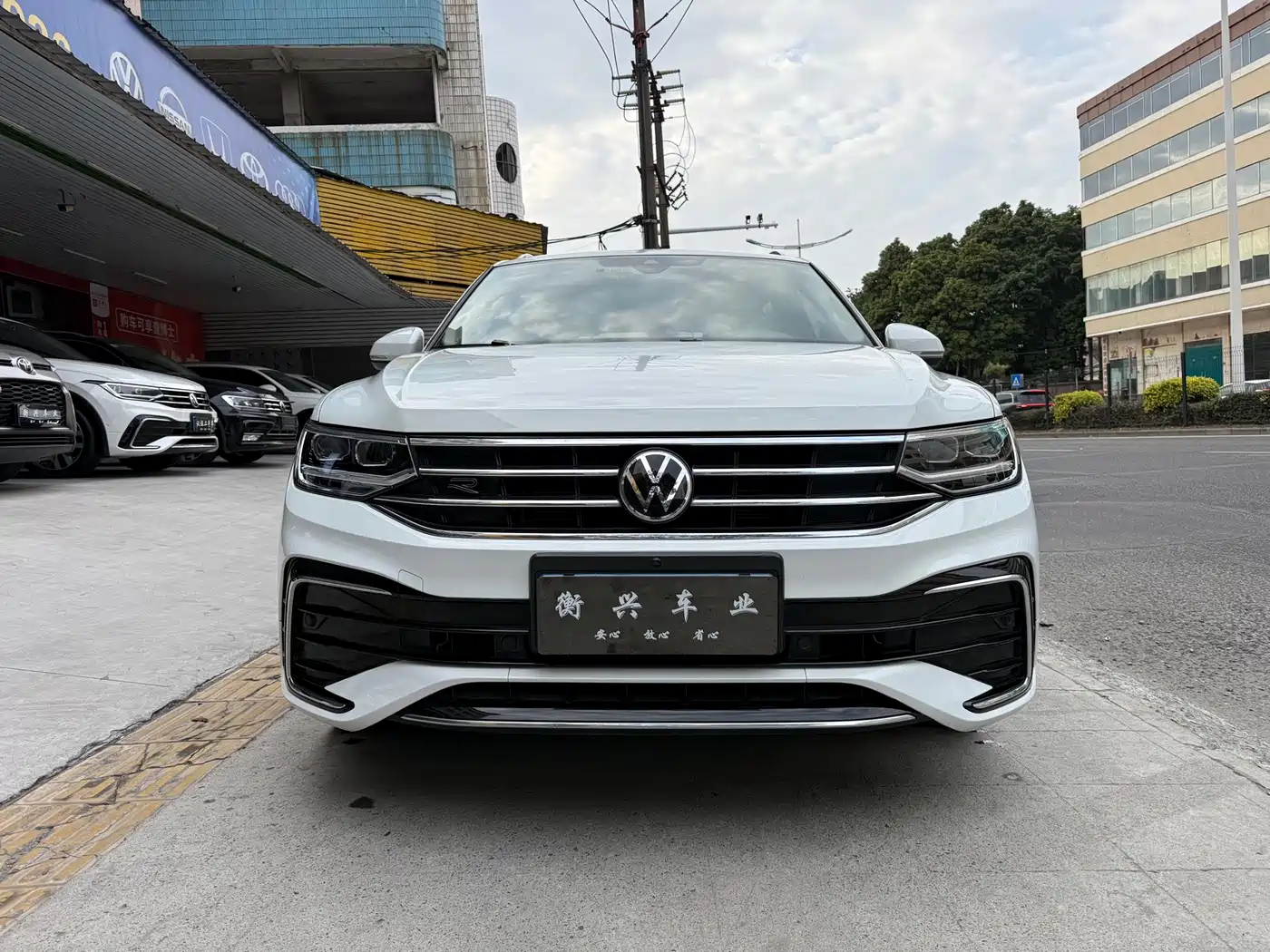 VOLKSWAGEN TIGUAN L