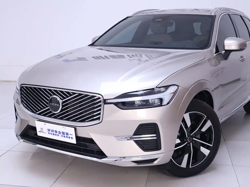 Volvo XC60 2025 2026 Model B5 AWD Premium Luxury