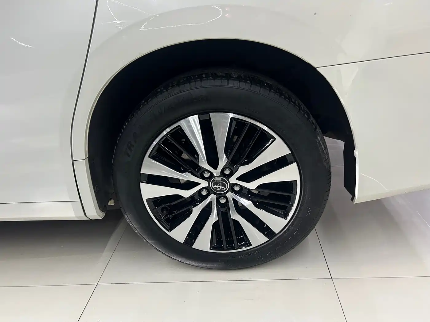 Toyota Alphard 2018 Facelift 3.5L Luxury Edition фото 24