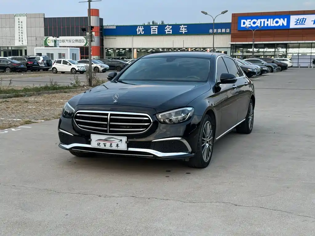 Фото 1 - Mercedes-Benz E-Class