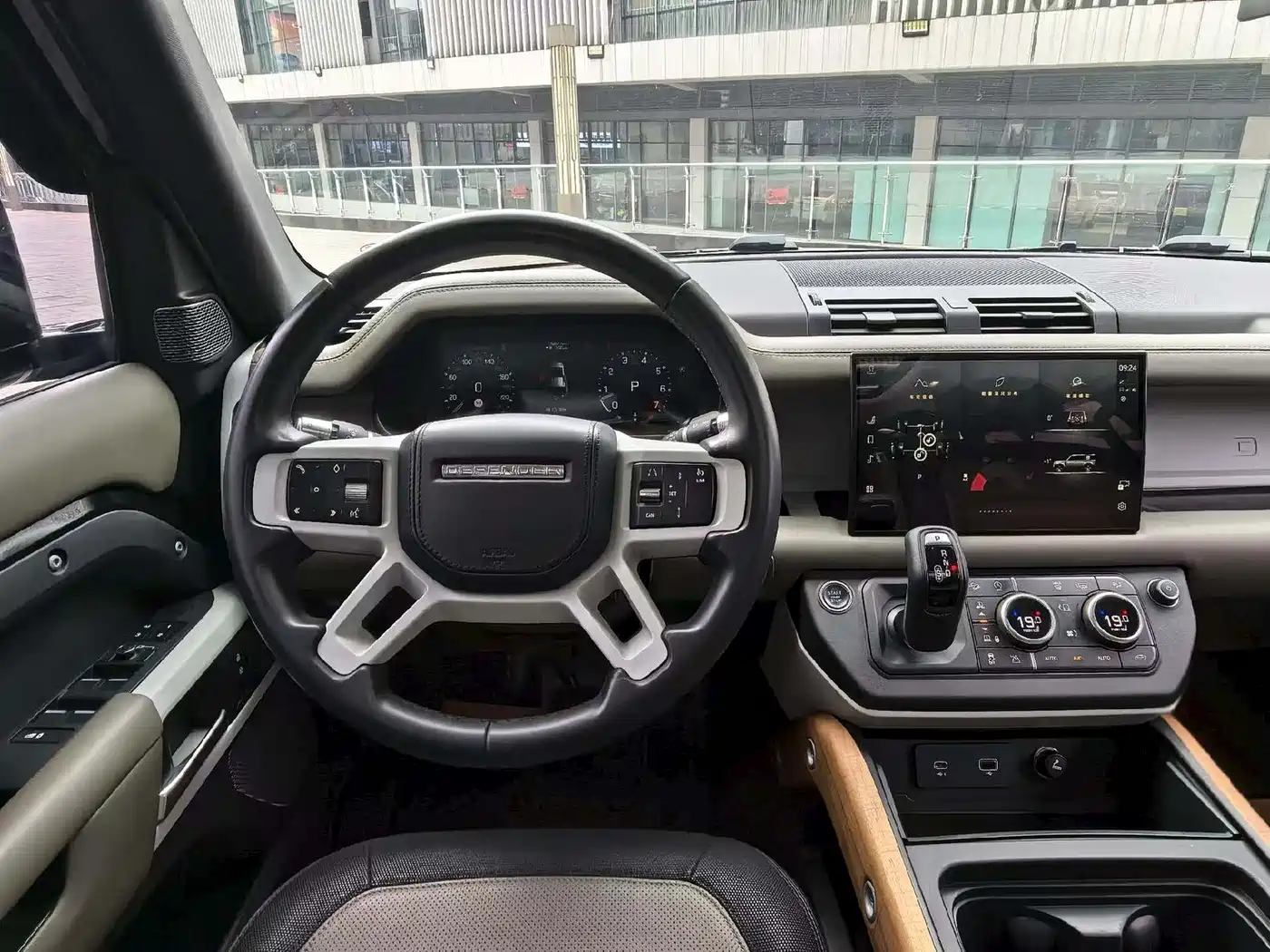 Фото 4 - Land Rover Defender