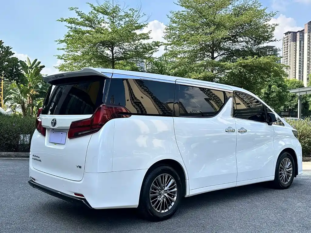 Photo 6 - Toyota Alphard