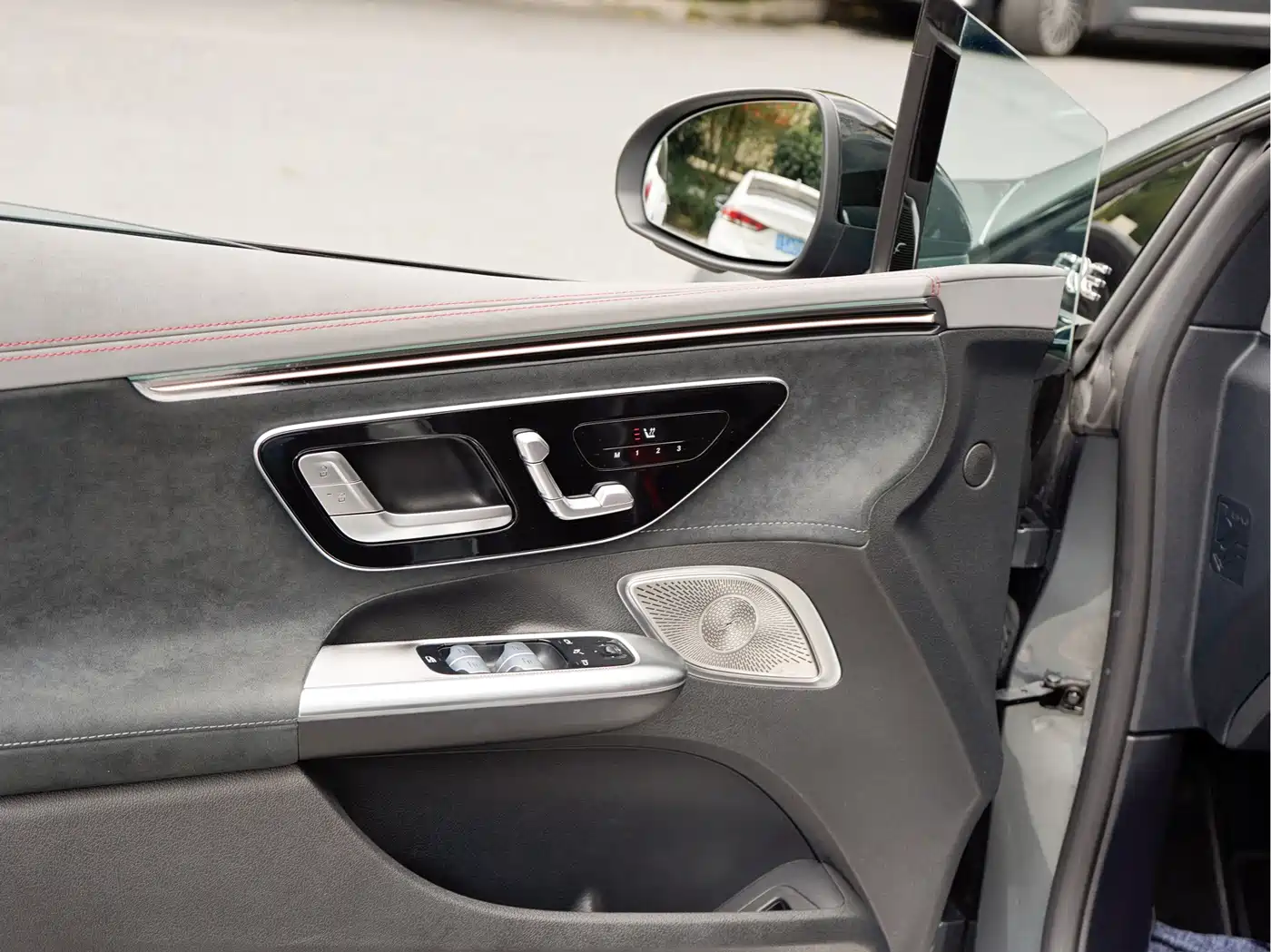 Mercedes-Benz EQE, миниатюра 19