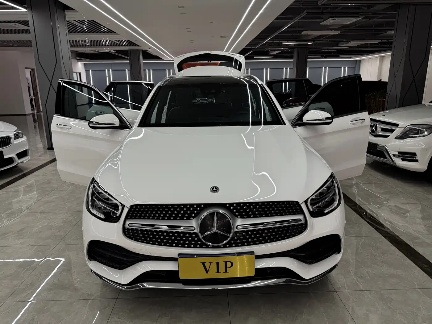 MERCEDES-BENZ GLC