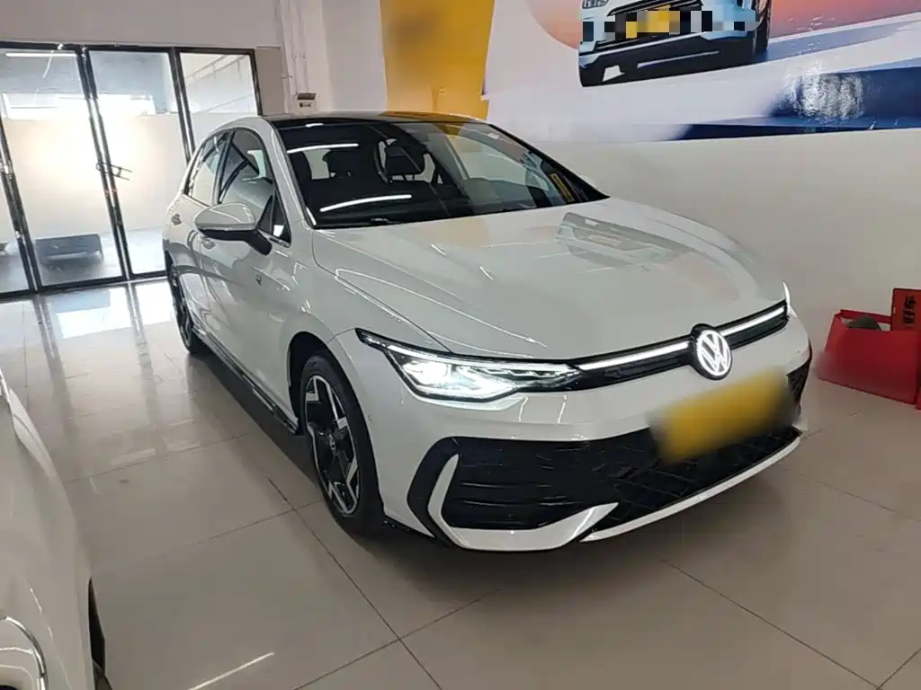 Volkswagen Golf 2025 2025 300TSI R-Line
