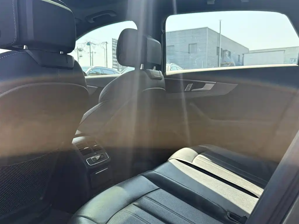 Audi A4L 2024 40 TFSI quattro RS Kit Speed Edition фото 9
