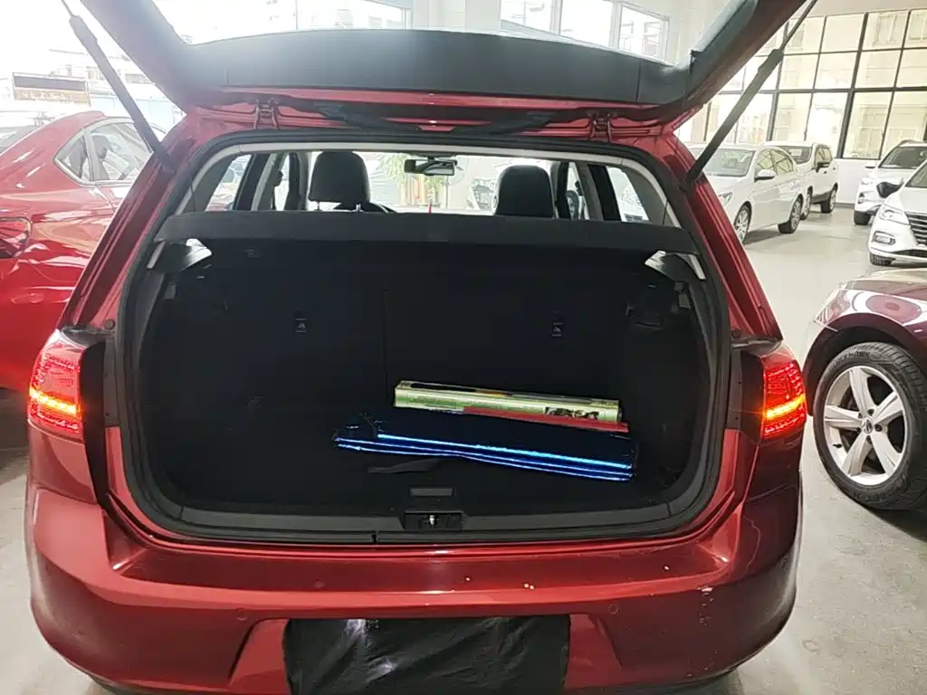 Photo 19 - Volkswagen Golf