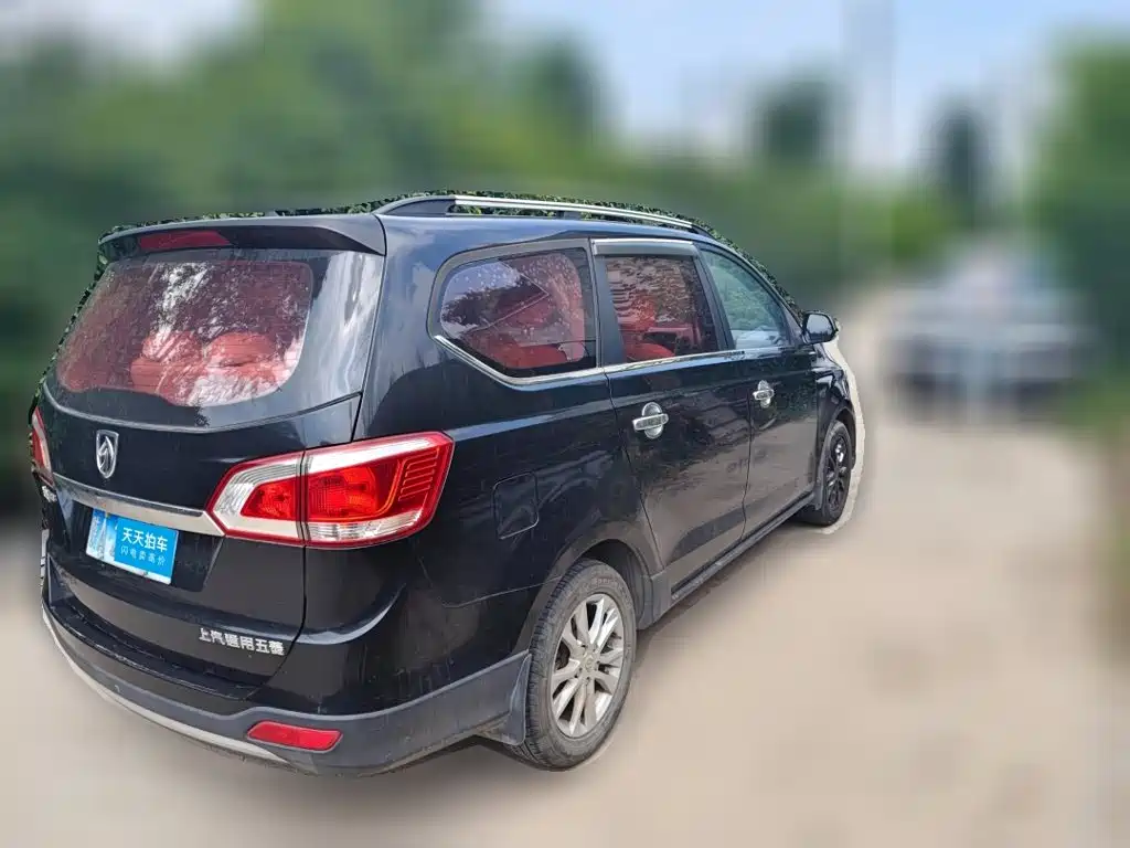 Baojun 730 2015 2014 1.5L Manual Comfort 7-seater