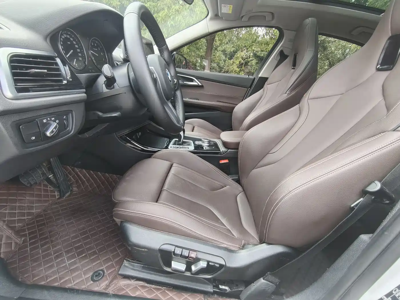 BMW 1 Series 2022 125i M Sport Shadow Edition фото 4