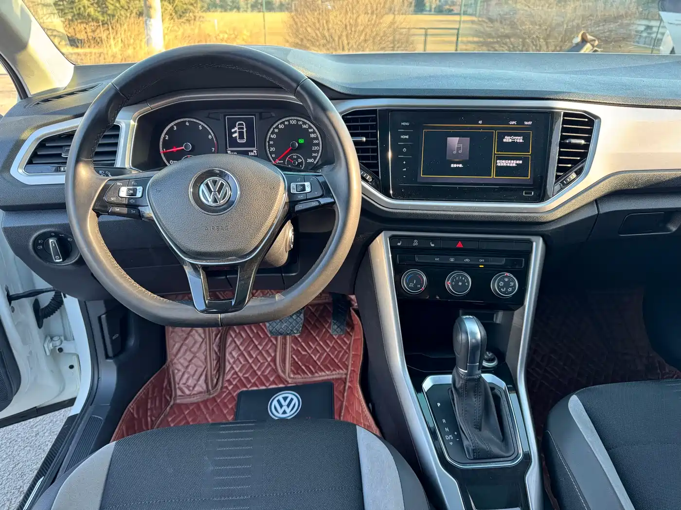 VOLKSWAGEN T ROC EXPLORING SONGS