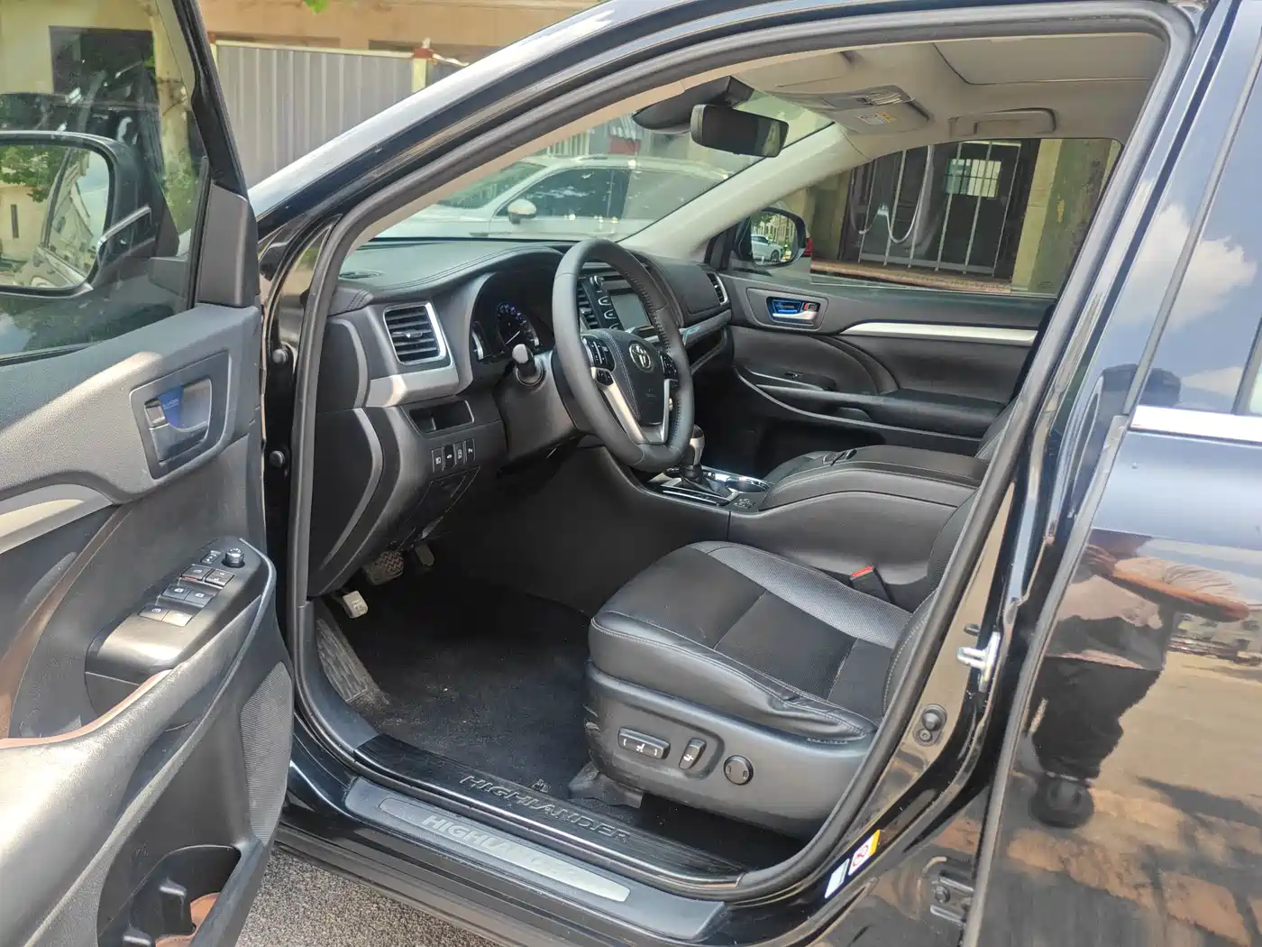Фото 12 - Toyota Highlander