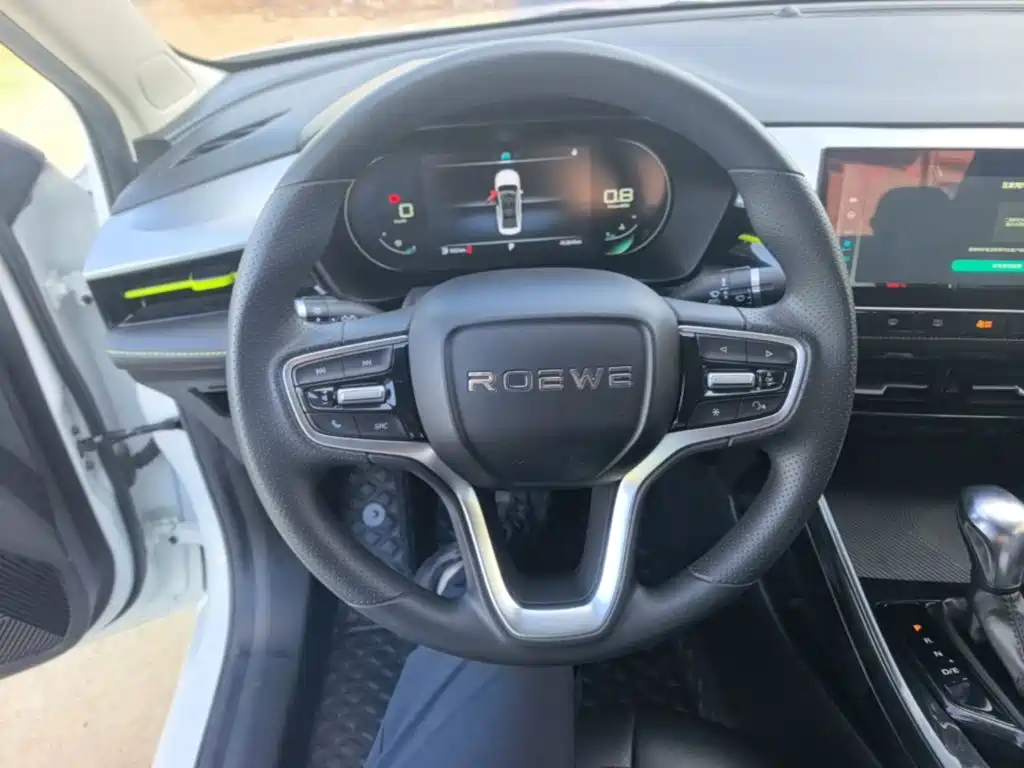 Фото 11 - Roewe i5