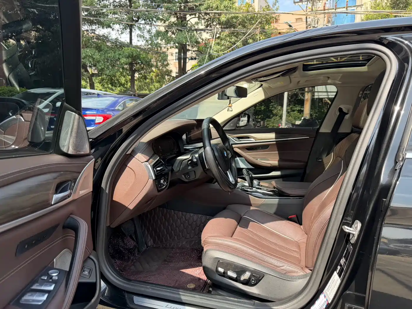 BMW 5 Series 2021 530Li Premium Luxury Package фото 10