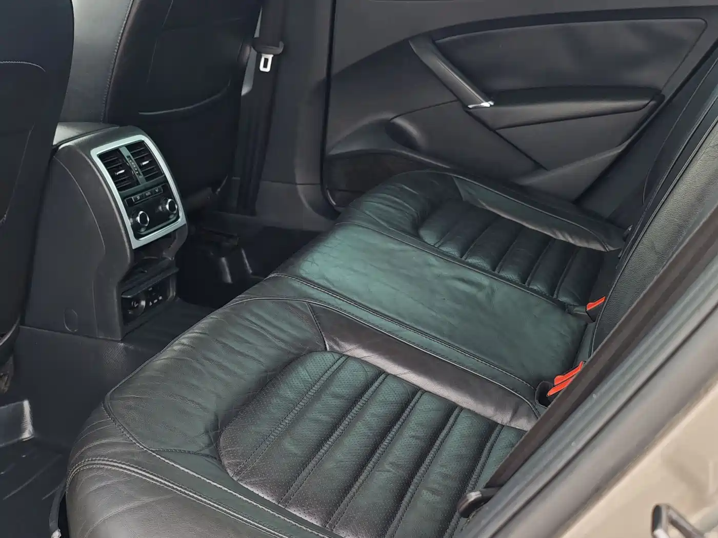 Volkswagen Passat 2015 1.8TSI Automatic Prestige Edition фото 6
