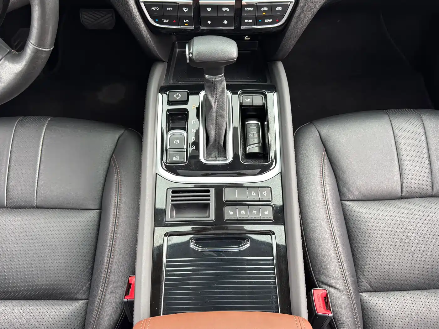 GAC Trumpchi Trumpchi GS8 2017 320T 2WD Luxury Smart Connect (7-seater) фото 15