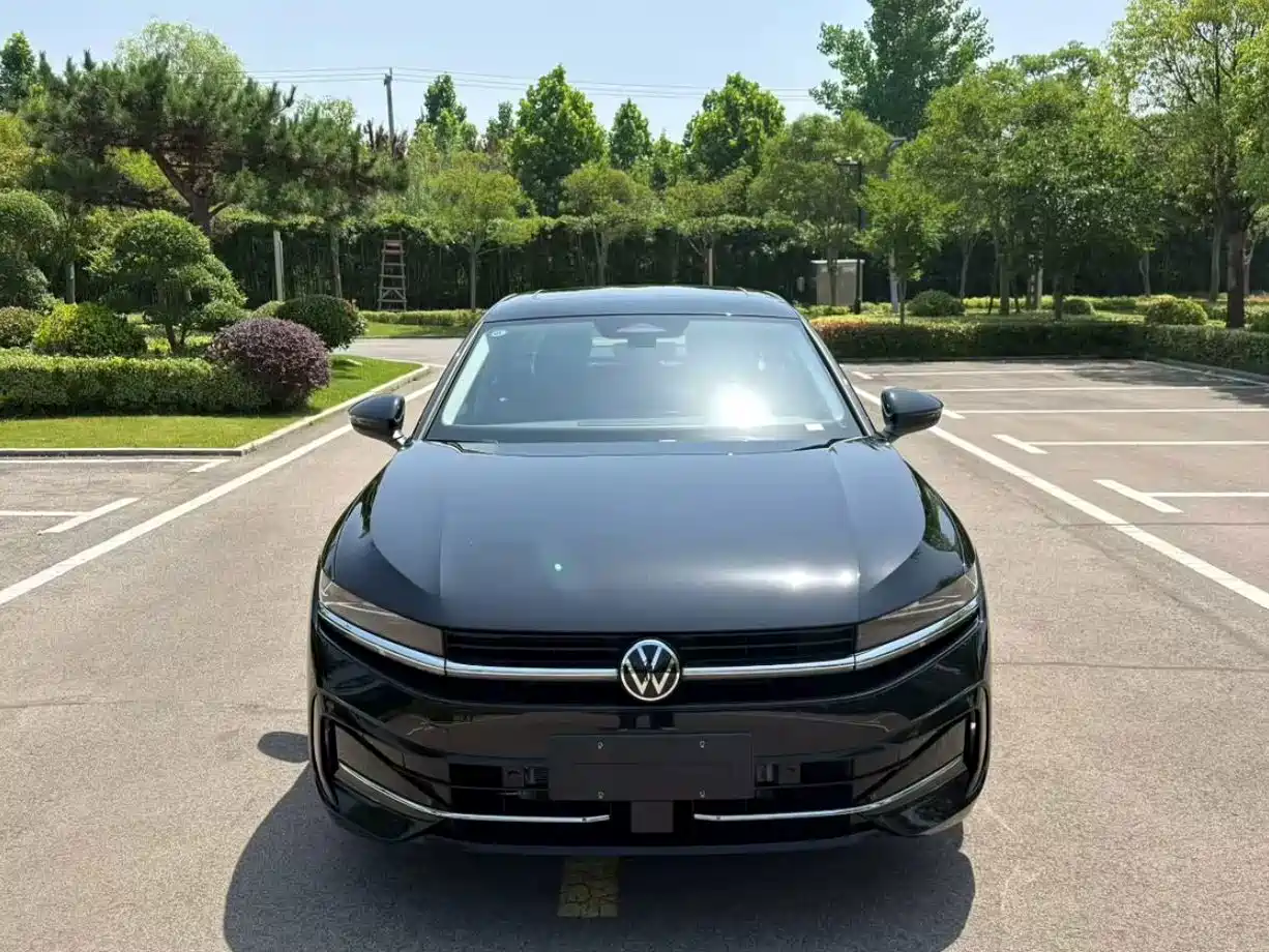 Volkswagen Magotan 2026 2026  300TSI Premium Edition Eye-catcher