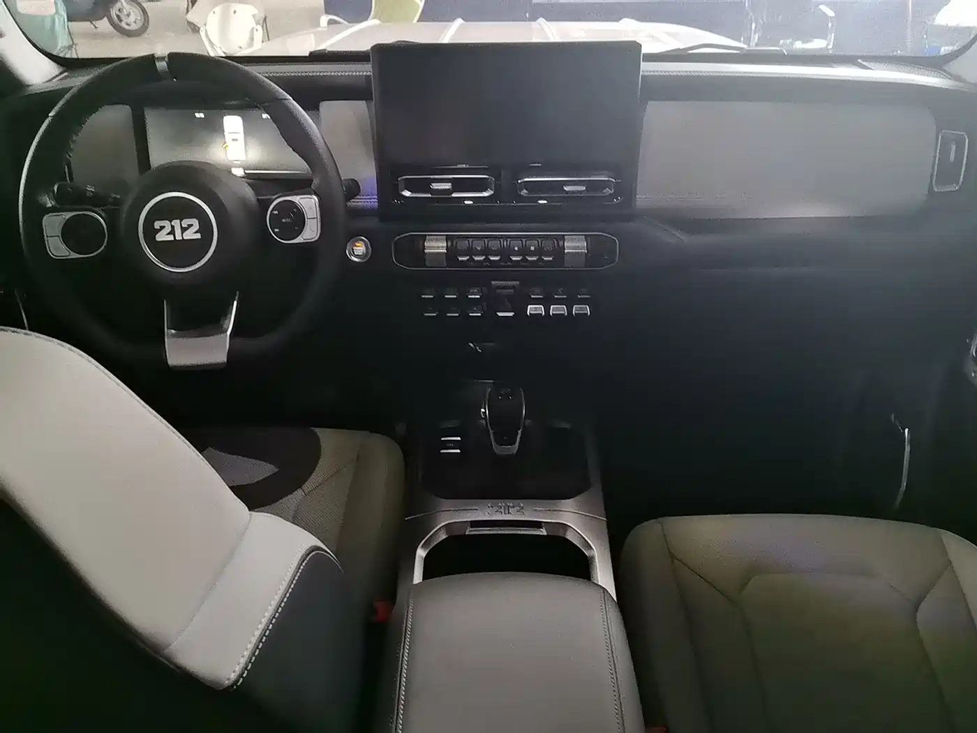 212 T01 2025 2025 2.0T Diesel Version