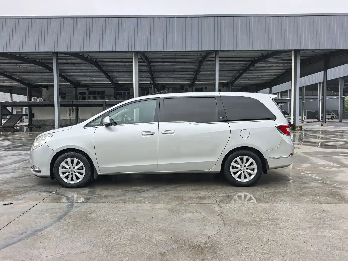 Buick GL8 2013 2.4L CT Luxury Business Comfort Edition фото 7