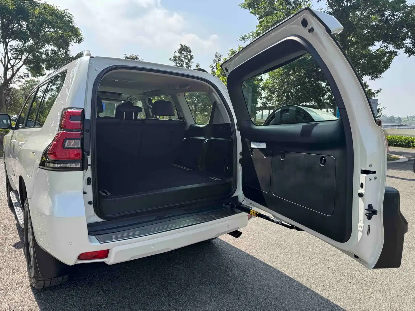 Toyota Prado 2018 3.5L Automatic TX-L Rear-mounted Spare Tire фото 17