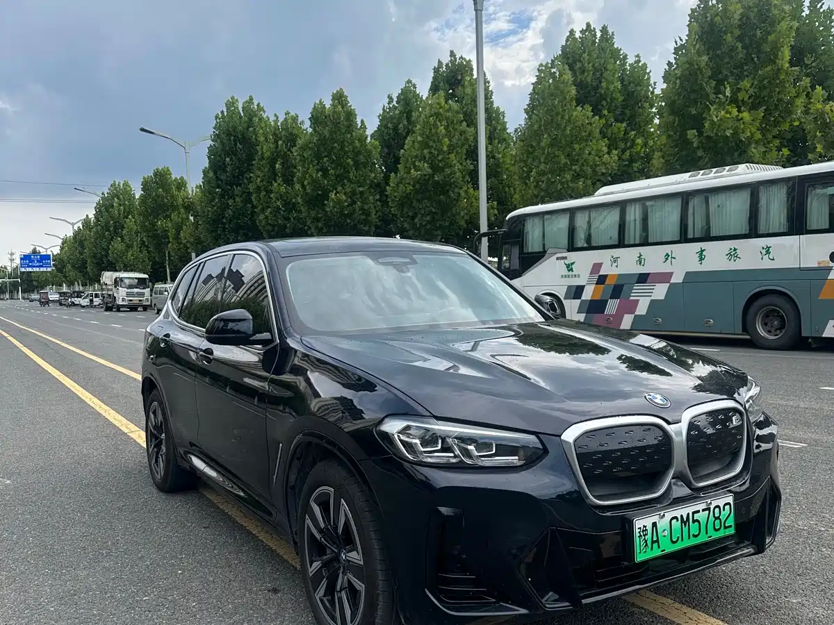 BMW iX3 2025 2024 Leading Edition