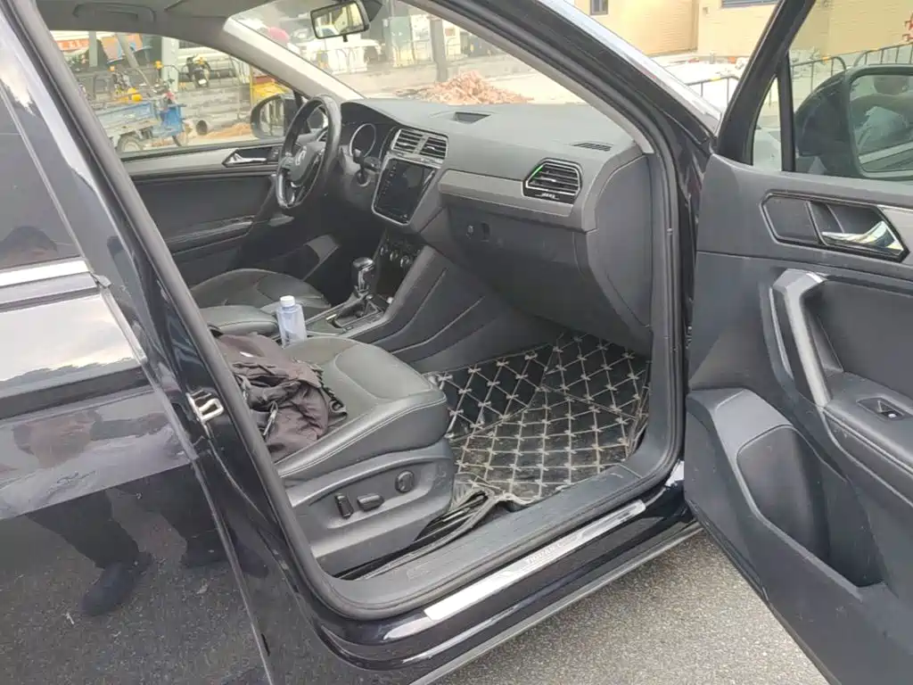 Фото 9 - Volkswagen Tiguan L