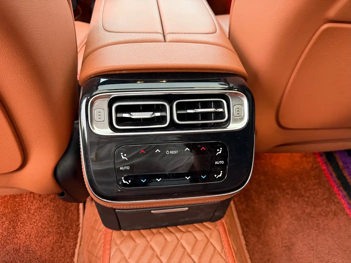 Фото 9 - Mercedes-Benz S-Class