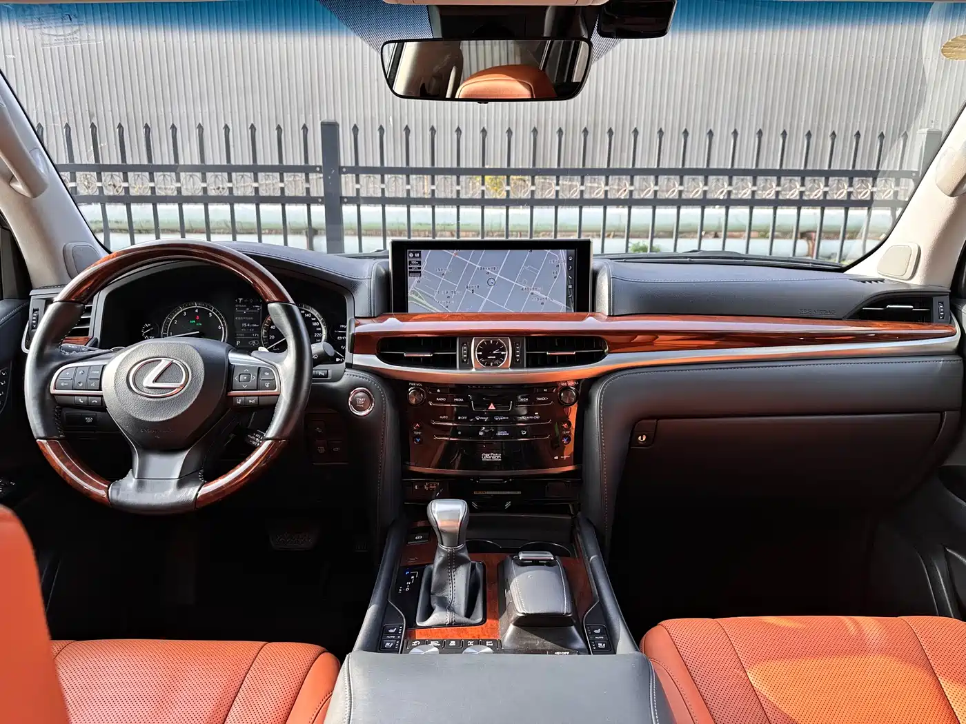 Lexus LX 2016 570 Luxury Premium Edition фото 20