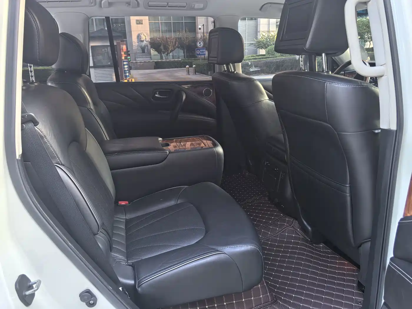 Infiniti QX80 2016 2016 5.6L 4WD