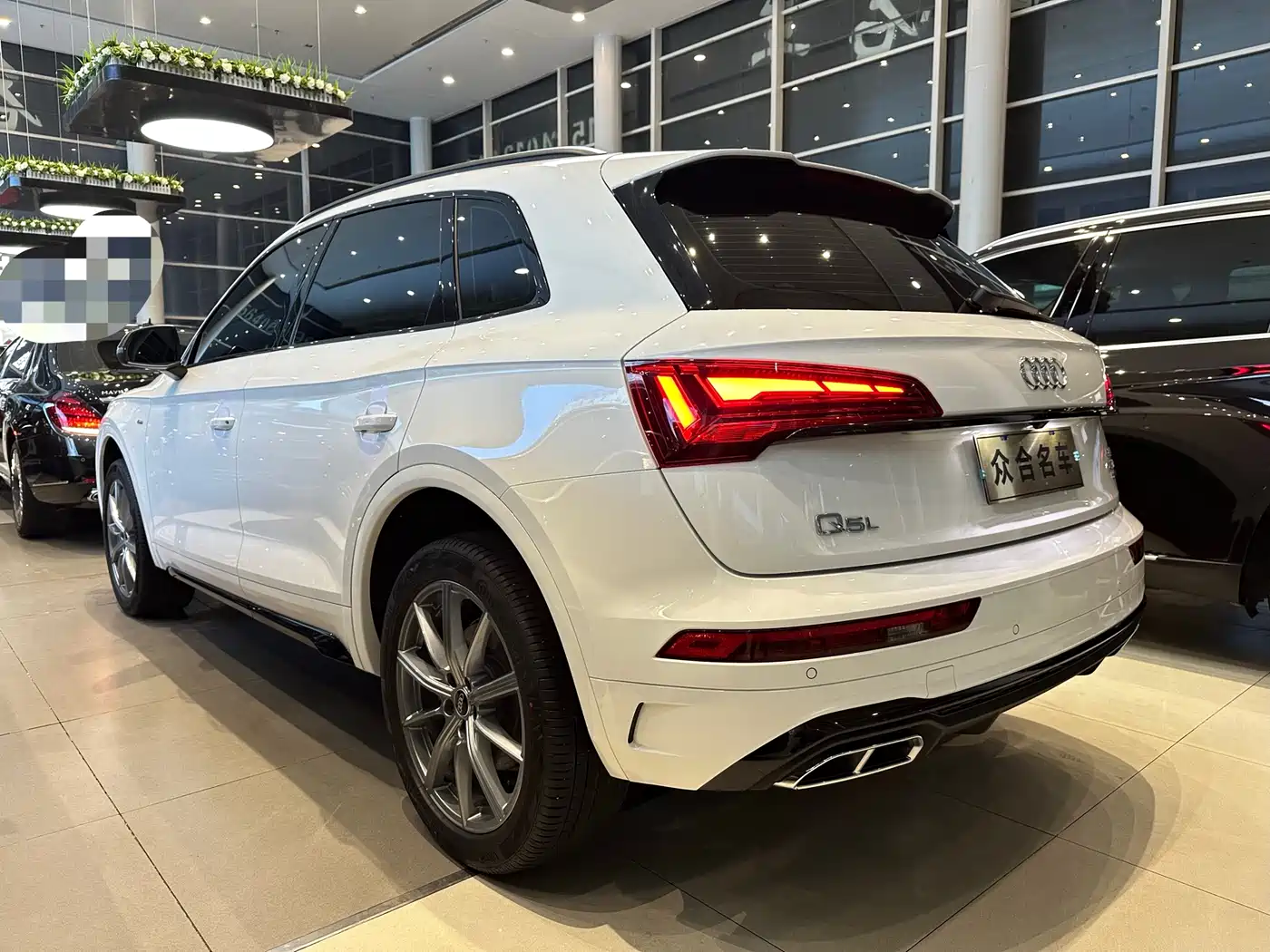 Audi Q5L 2024 Model 40 TFSI Luxury Dynamic фото 4