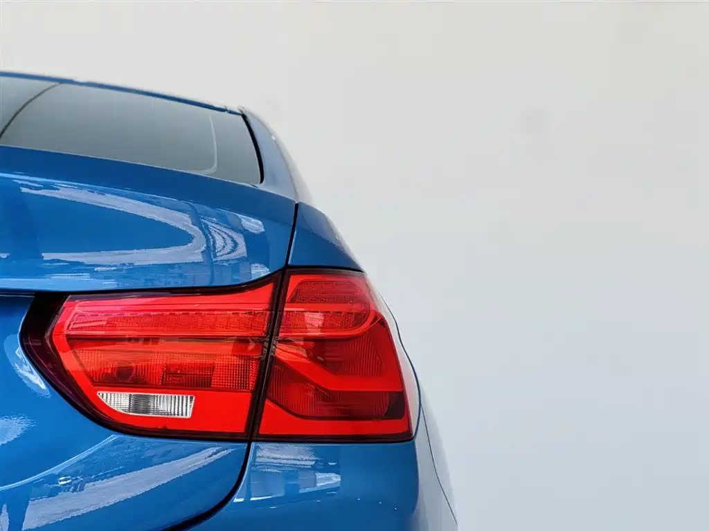 BMW 1 Series 2017 118i Sport фото 11