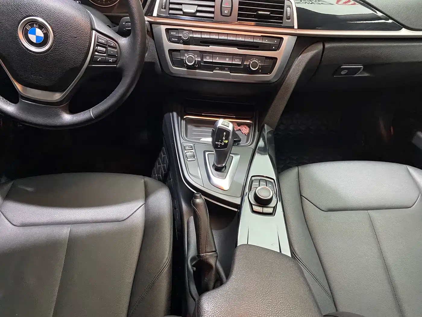 BMW 3 Series 2015 316i Progressive фото 16