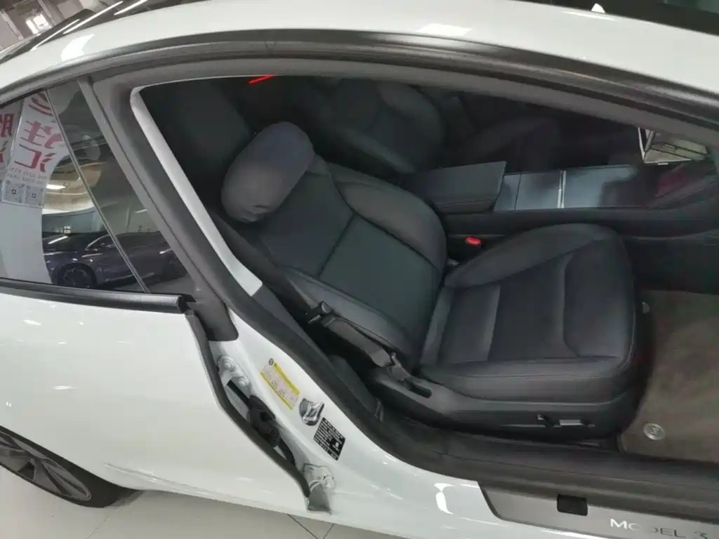 Tesla Model 3 2026 2025 Model Year Facelift Rear-Wheel Drive