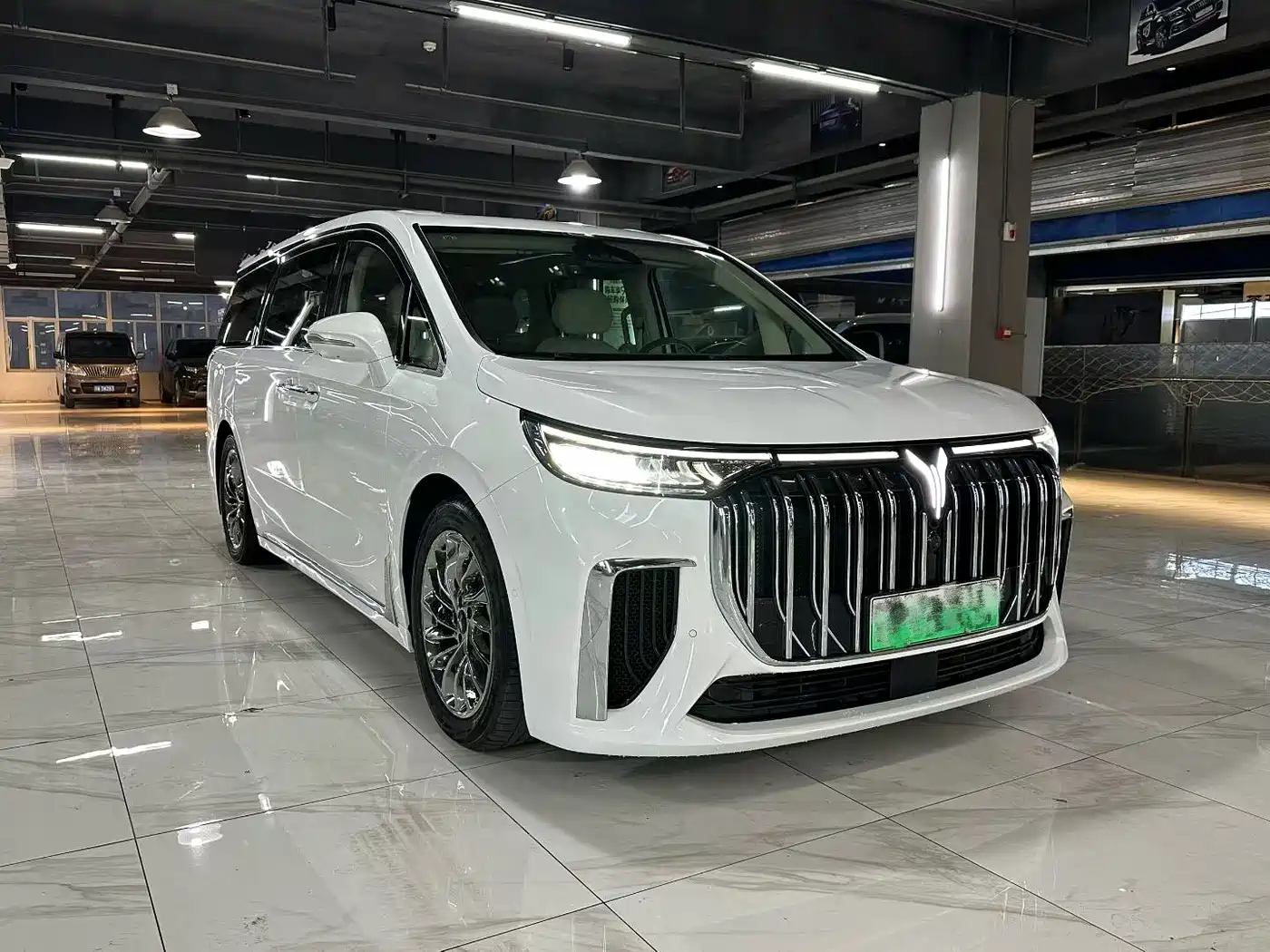 Voyah Auto Voyah Dreamer 2022 Low-carbon Dream+Smart Package фото 3