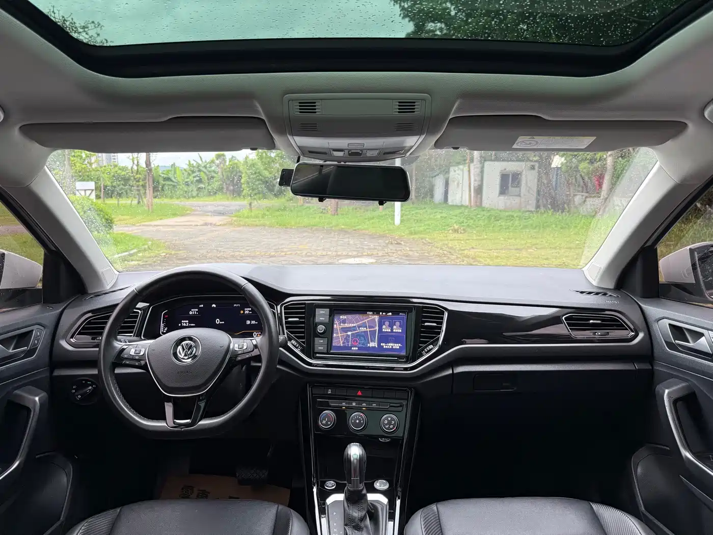 Фото 5 - Volkswagen T-ROC