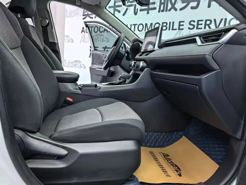 Toyota RAV4 Rongfang 2022 2.0L CVT 4WD Trend Edition фото 9