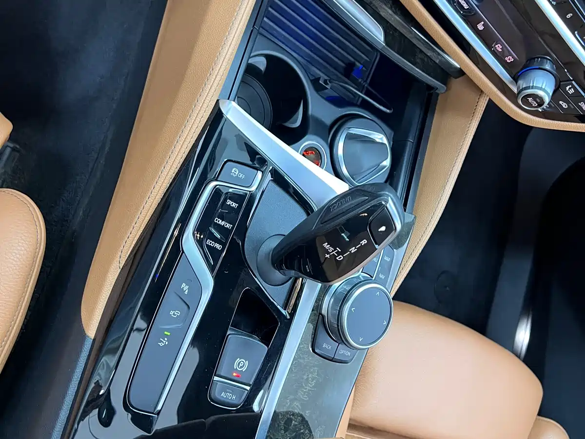 BMW 6 Series GT 2019 630i M Sport Package фото 32