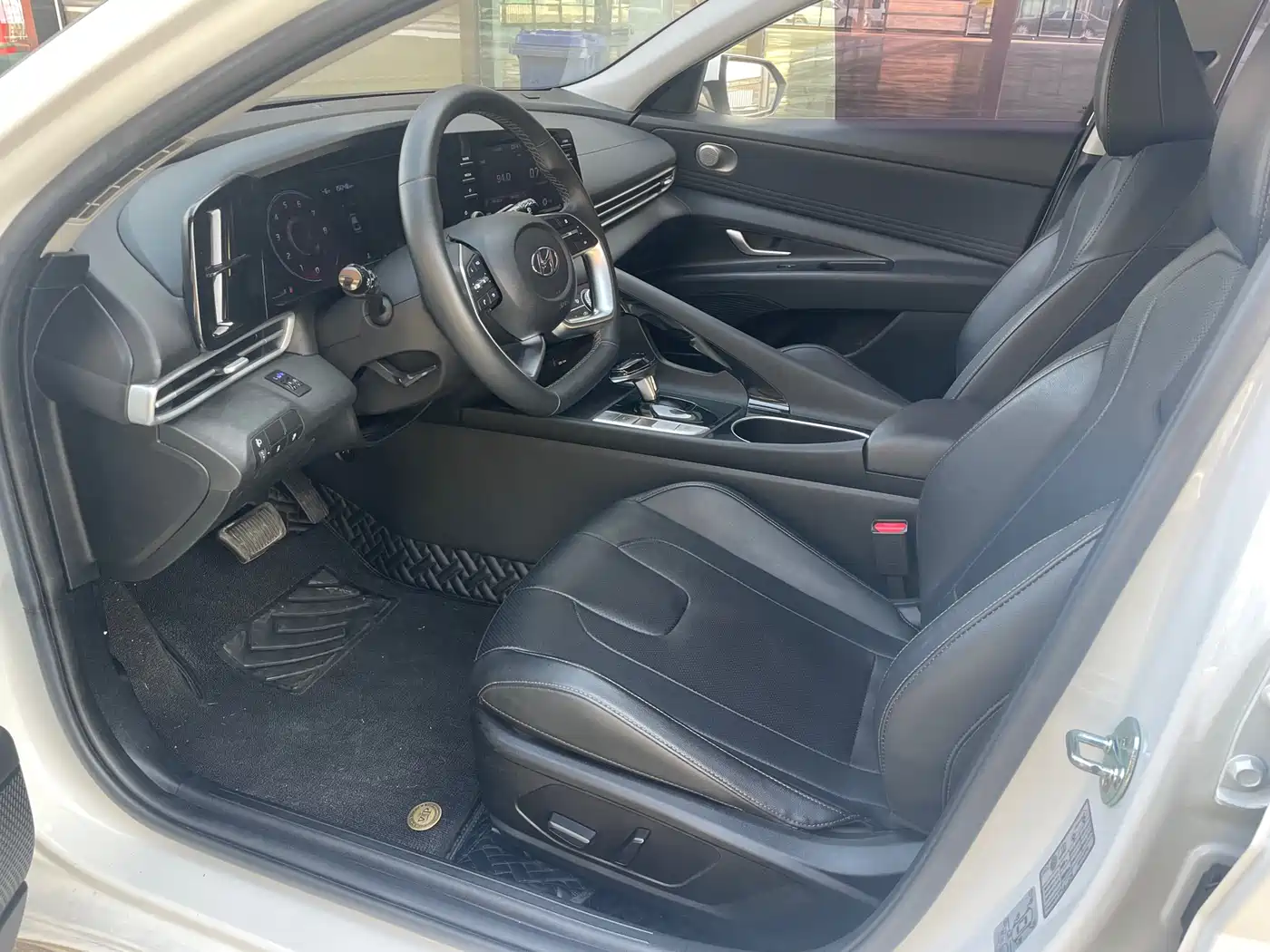 Hyundai Elantra 2021 1.5L CVT GLX Elite Edition фото 8