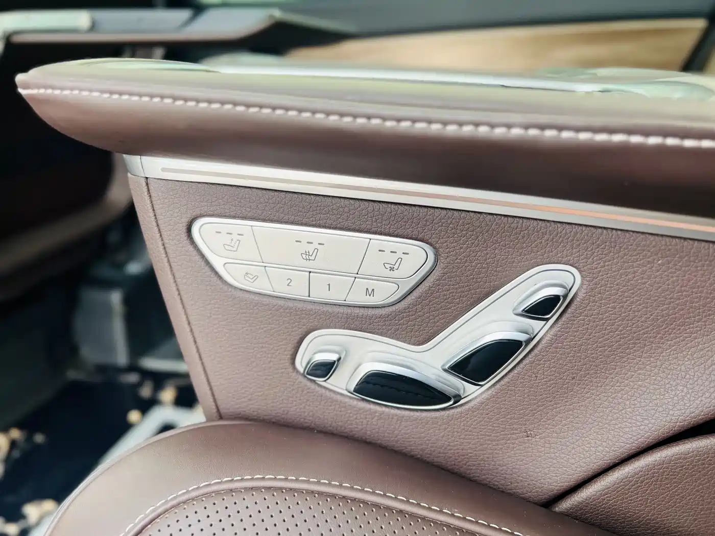 Mercedes-Benz V-Class 2022 V 260 L Long Wheelbase Luxury Edition фото 6